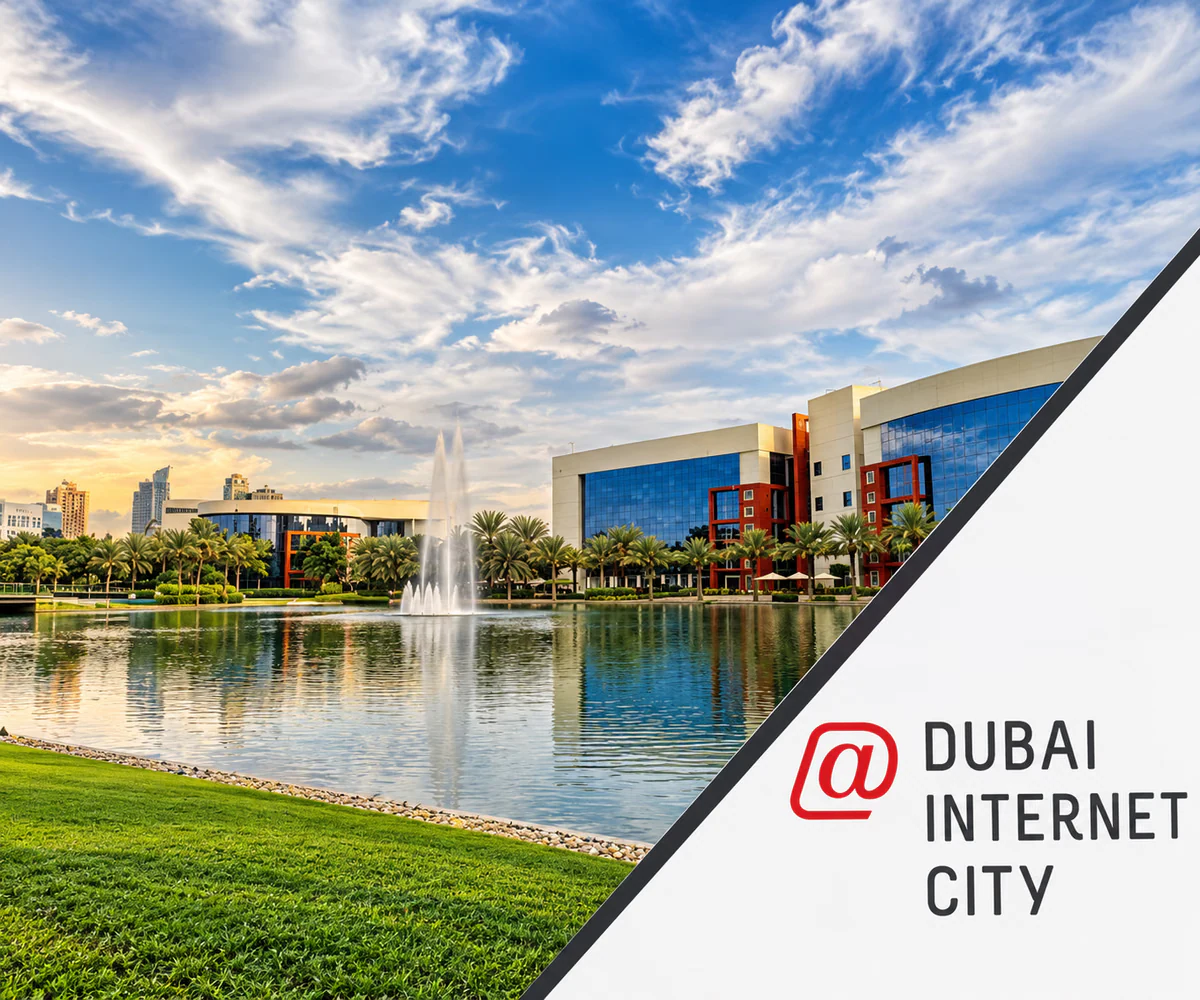 Dubai Internet City (DIC), Dubai: lake, fountain and office buildings of the technology business district